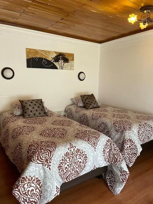 Casa Hermosa, Amplia Y Elegante 基多 0*,