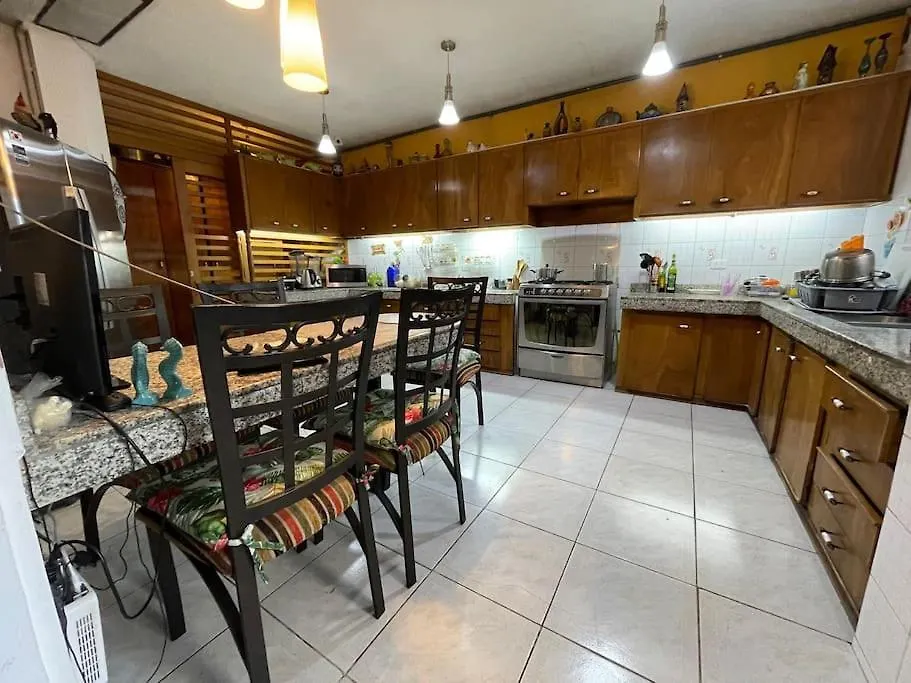 Casa Hermosa, Amplia Y Elegante 基多 度假居