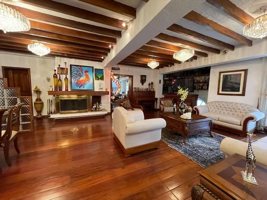 Casa Hermosa, Amplia Y Elegante 基多 0*,  厄瓜多尔