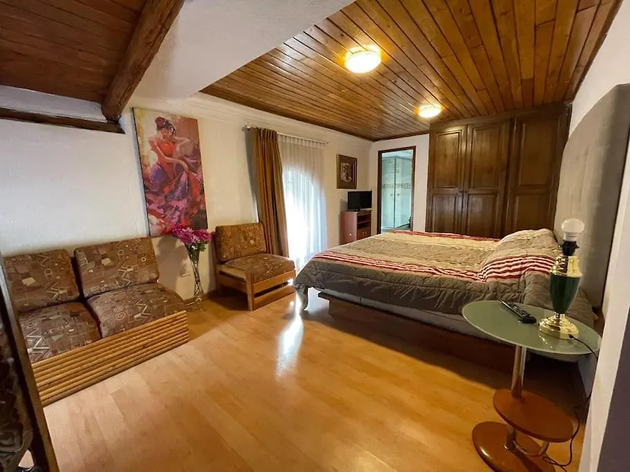 Casa Hermosa, Amplia Y Elegante 基多 度假居