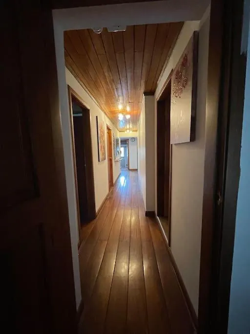 Casa Hermosa, Amplia Y Elegante 基多