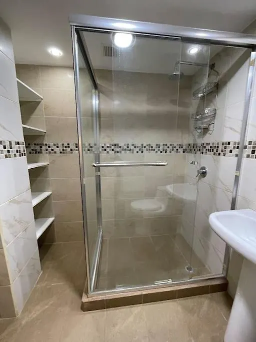 Casa Hermosa, Amplia Y Elegante 基多 0*,